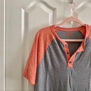 LEVI’S Color-Block Henley